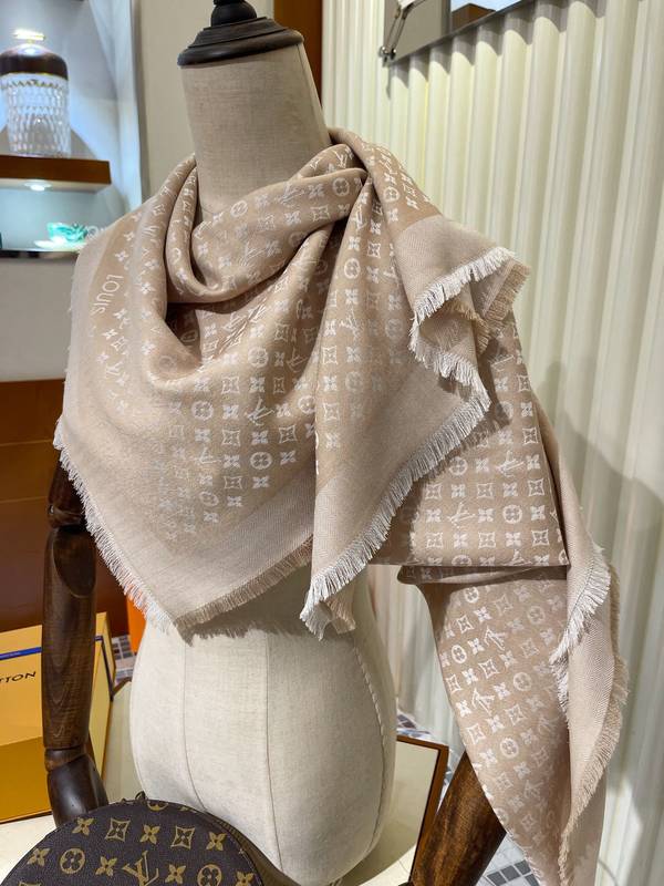 Louis Vuitton Scarf LVC00542